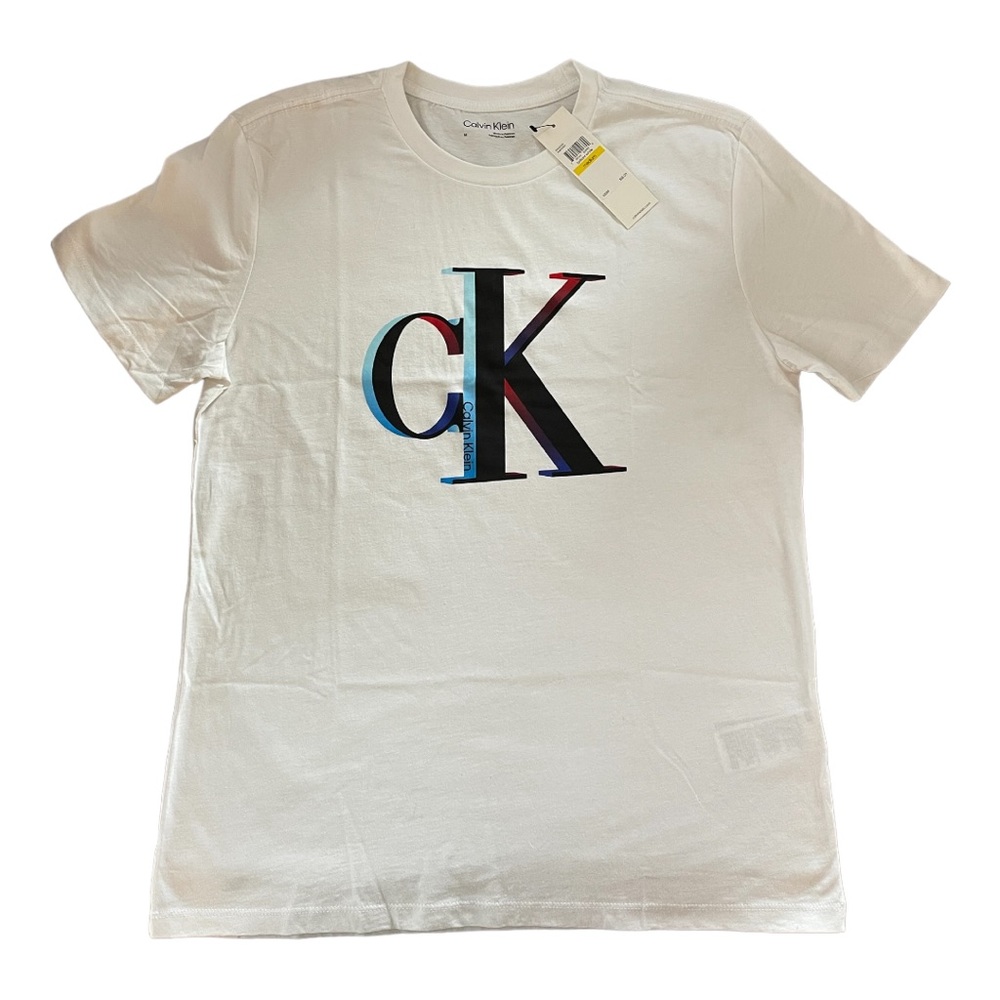 Calvin Klein T-shirt✨ - Picture 3 of 3